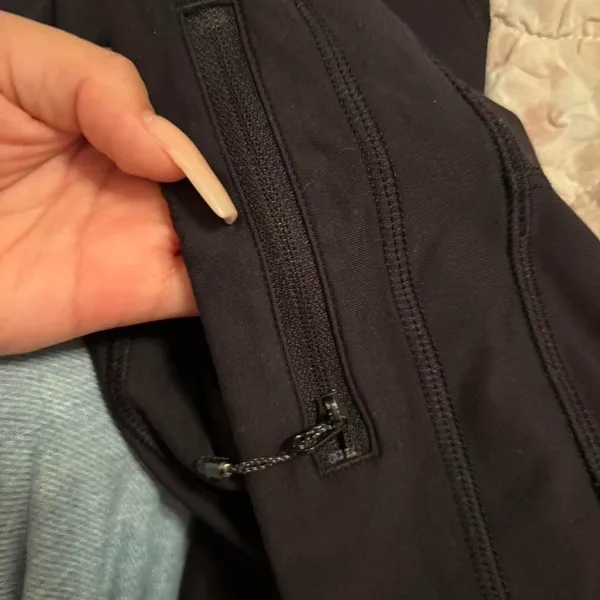 Lululemon Leggings 22" - Image 5