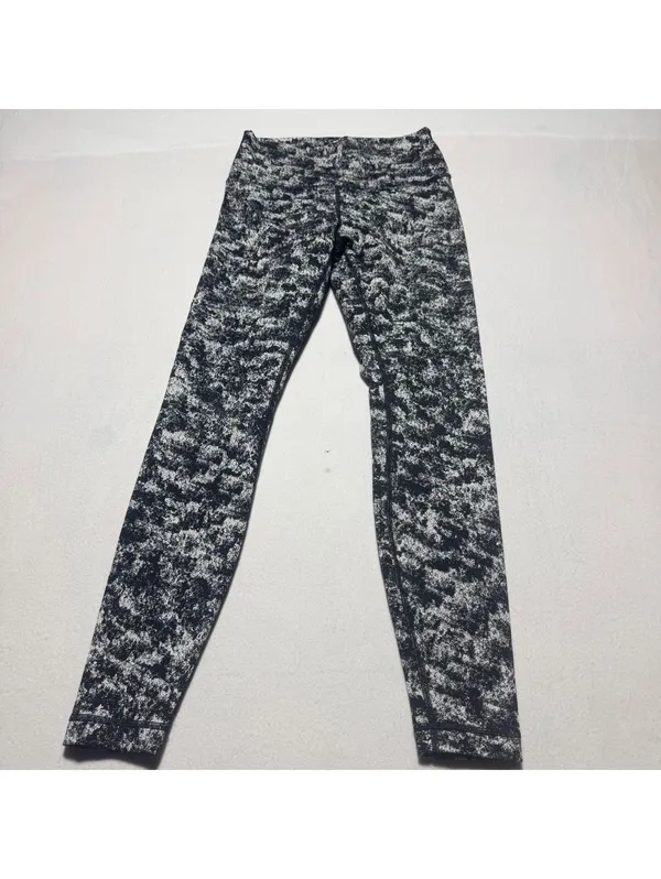 Lululemon Women's Black and White Patterned Leggings Size 8 - Image 4