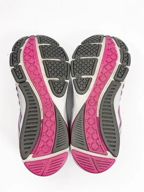 NEW BALANCE 847v2 Gray Pink Lace Up Athletic Shoes Sneakers Size 9.5 Walking - Image 2