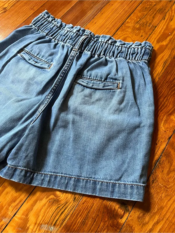 Banana Republic Light Blue Denim Elastic-Waist Shorts - Image 4