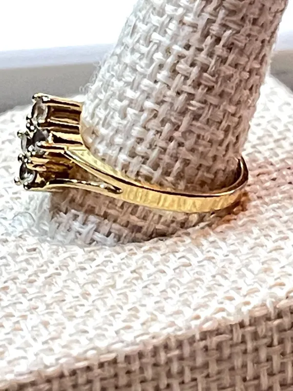 Vintage 1980s Korea Gold-Tone Bypass Cluster Ring Round Faux Diamonds Size 7.5 - Image 4