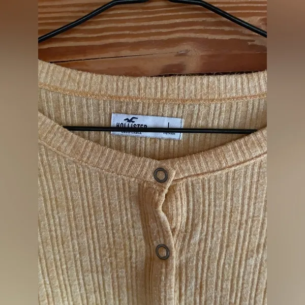 Hollister long sleeve cropped thermal​​​​ - Image 2