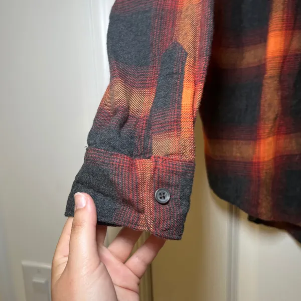 Old Navy Boyfriend Flannel Women's Size Large Evermore Swifty Fall Academia - Image 3