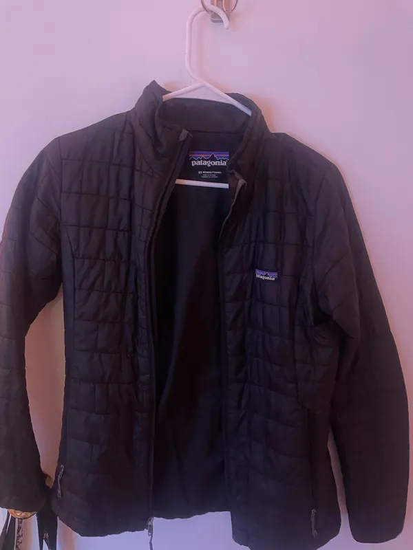 Patagonia Women’s Black Puffer Jacket - Image 3