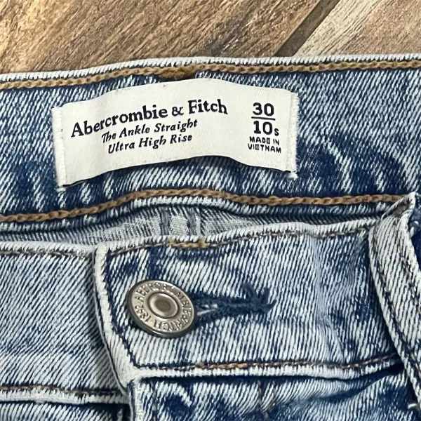 Abercrombie & Fitch Women's Size 30 Ultra High Rise Patchwork Jeans - Image 2
