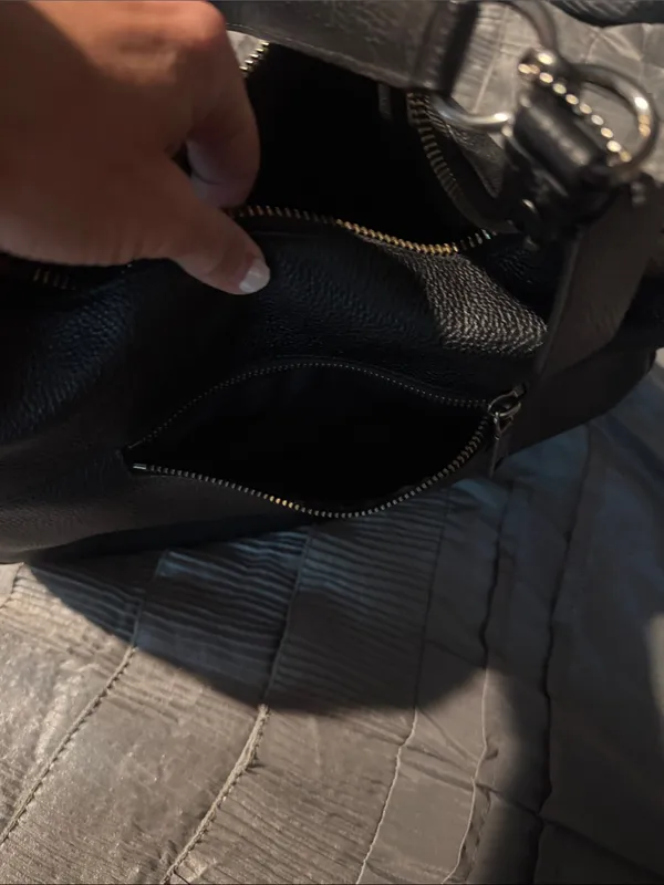 Coach leather hobo bag decorated with floral prairie rivets - Image 5