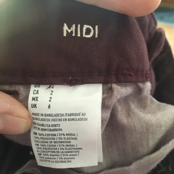 American Eagle Midi stretch maroon shorts - Image 4