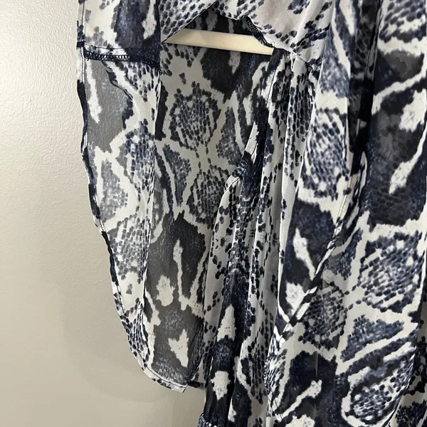 Show Me Your Mumu Romper Womens Medium Blue White Great Snakeskin Rosarita - Image 3