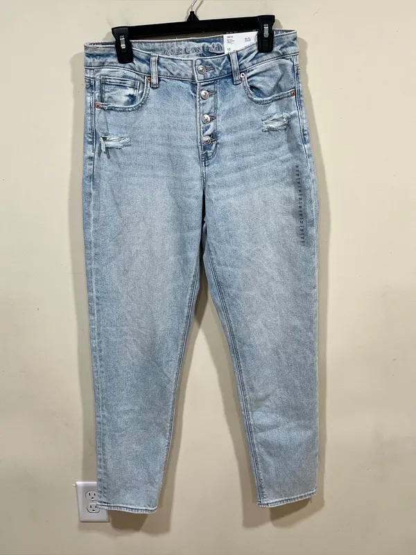 NWT American Eagle Stretch Mom Jean size 10 Long light wash 30W - Image 7