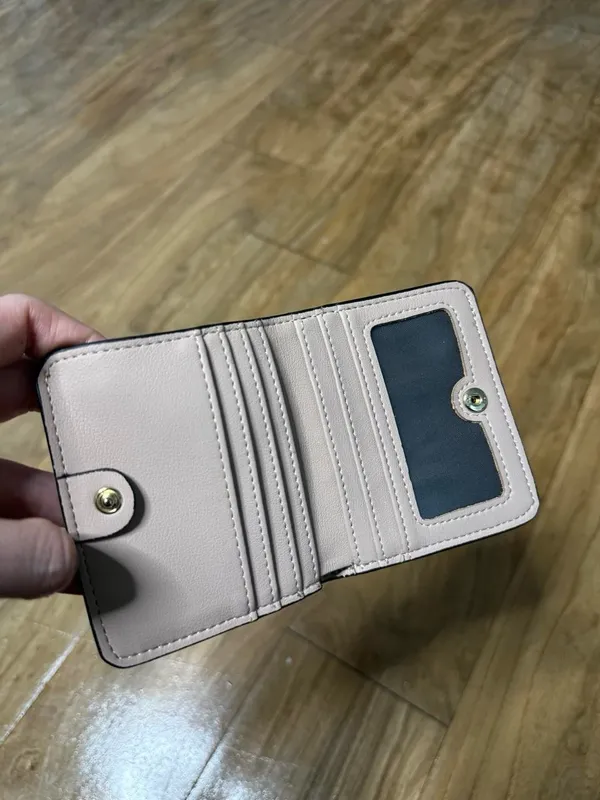 Compact Women’s Wallet - Image 3