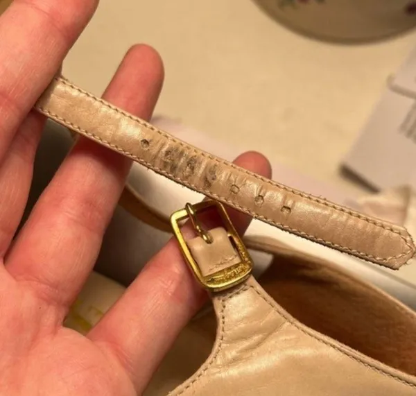 Salvatore Ferragamo Beige Leather Heels Made in Italy - Image 14