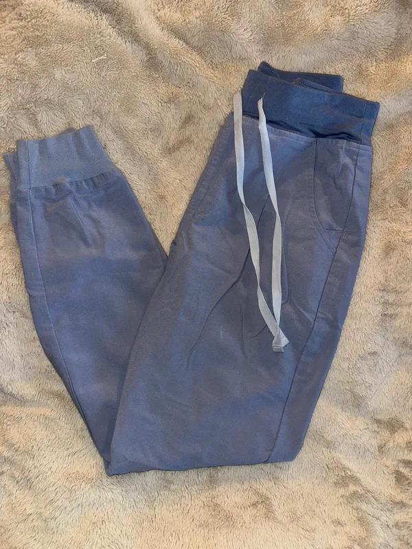 FIGS Scrubs Set - Image 2