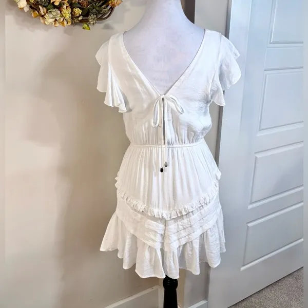 SAINTS & SECRETS White Ruffle Dress Waist Tie Open Tie Back Flutter Sleeve~M💚 - Image 4