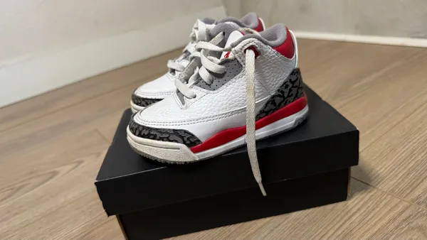 Air Jordan Retro 3 - Image 4