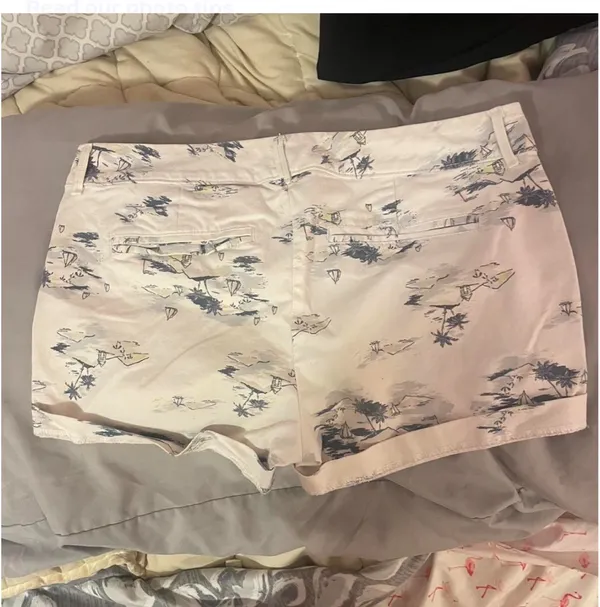 Old Navy Shorts - Image 2