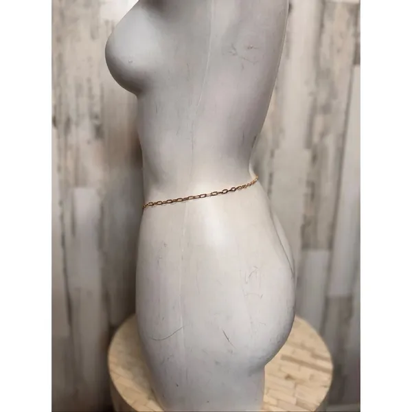 Gold Chain Waist Belt with Dangling Shell Charm – Adjustable Body Chain - Image 3