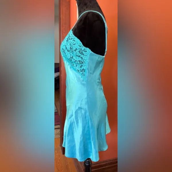 Vintage Victoria’s Secret lace top slip lingerie - Image 3