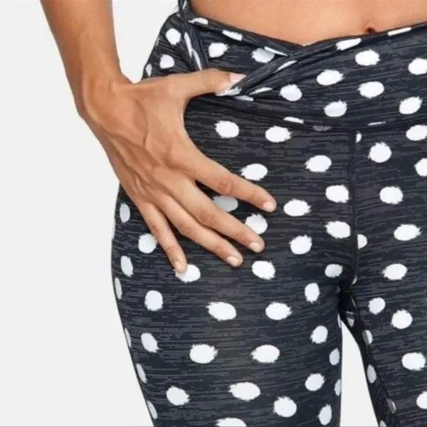 Outdoor Voices | Polka Dot Ankle Athletic Leggings in Black, Size‎ Small - Image 3