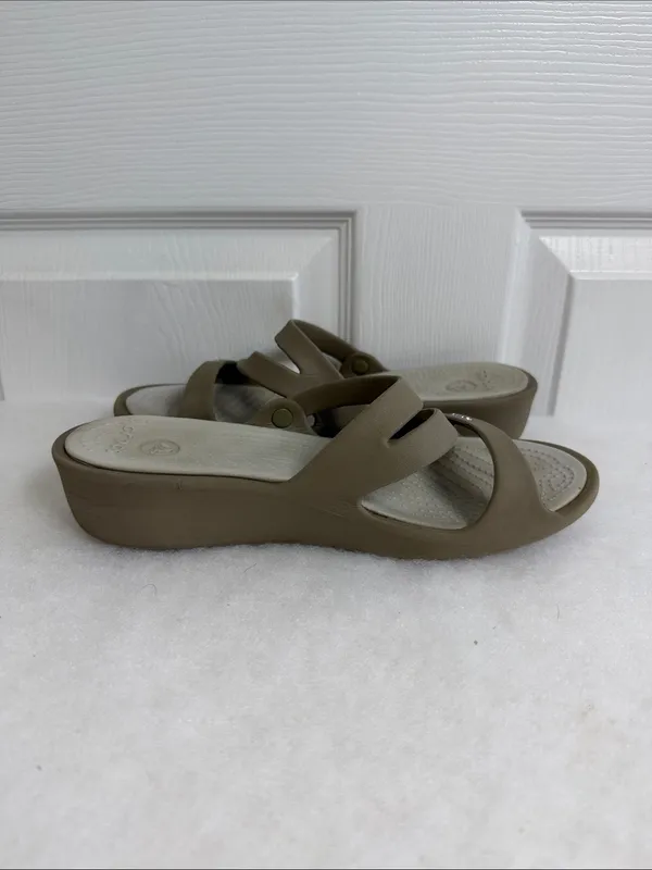 Women's Crocs Swiftwater Beige Slip On Size 8 - Image 7