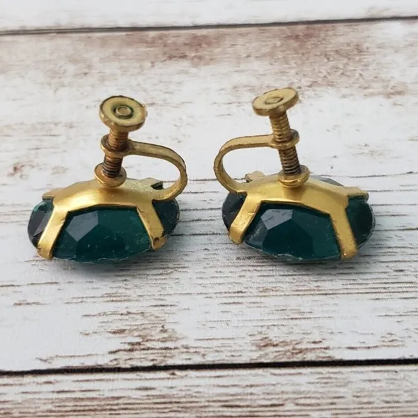 Vintage Screw On Earrings 0.75" Large Dark Green Faceted Oval - Image 7