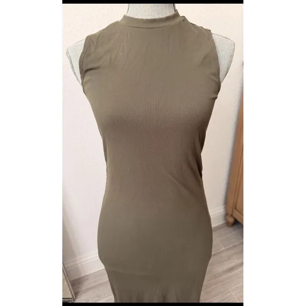 Vuori Pose Modern Maxi Dress Small Olive Green Ribbed Ruched Sleeveless Mock - Image 4