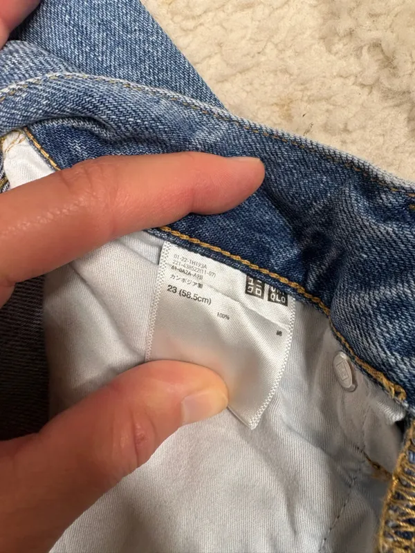 JWA/Uniqlo Light Wash Women’s Slim Straight Jeans - Image 4