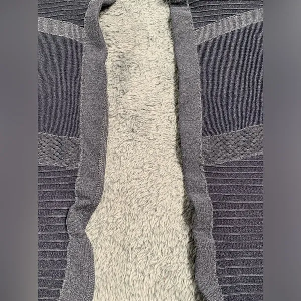 Alo yoga Gray Leggings SAMPLE large - Image 7