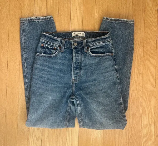 Abercrombie Jeans - Image 4