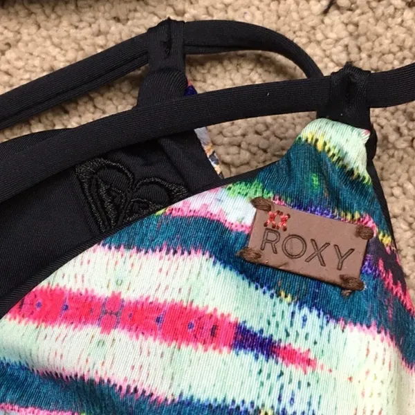 ROXY reversible multicolored bikini top. NWT - Image 11