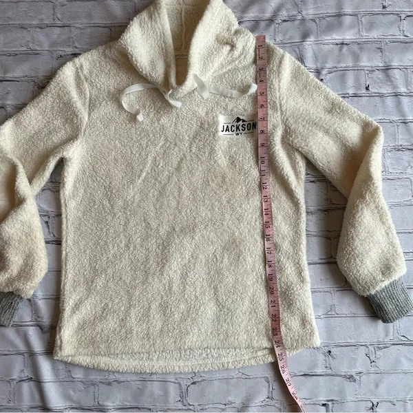 Jackson Hole Wyoming Ivory Fleece Cowl Neck Top Ski & Snowboard Winter Resort - Image 5