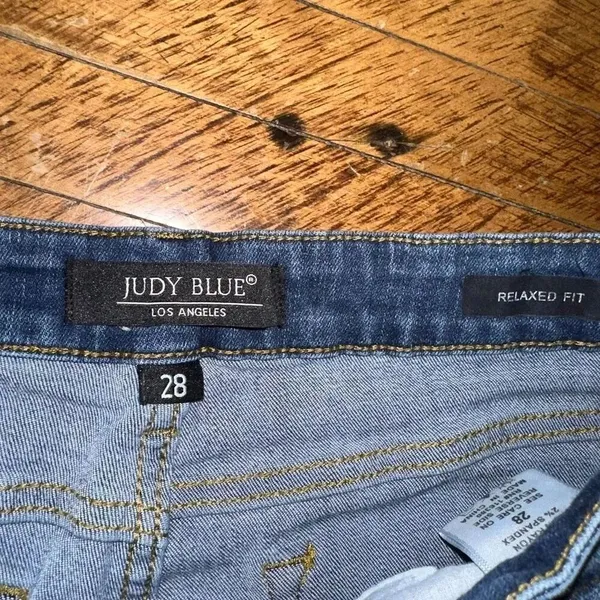 Judy Blue dark wash distressed 28 relaxed boutique jeans - Image 3