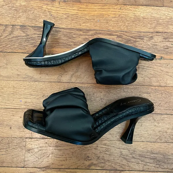 Circus NY Sam Edelman Slade Ruffle Heeled Slide Sandals Black Square Toe 7.5 💛 - Image 6