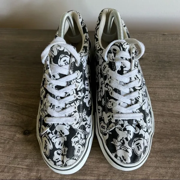 Disney Unisex Mickey Mouse Lace Up Low Sneakers Size 10 or 8.5 #028 - Image 2