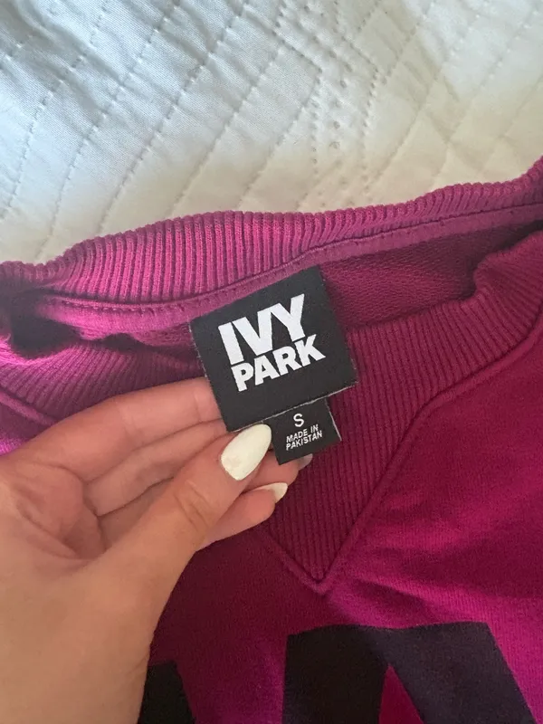 Ivy Park Maroon Logo Crewneck - Image 3