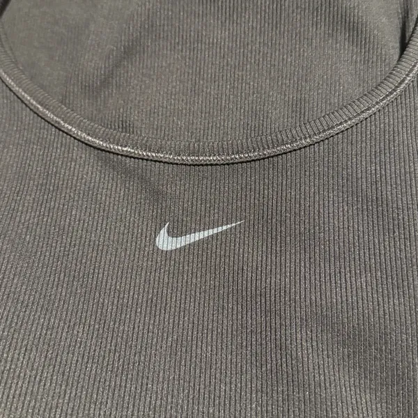 Nike One Women's Dri-FIT slim fit training black Dress size Large New - Image 5
