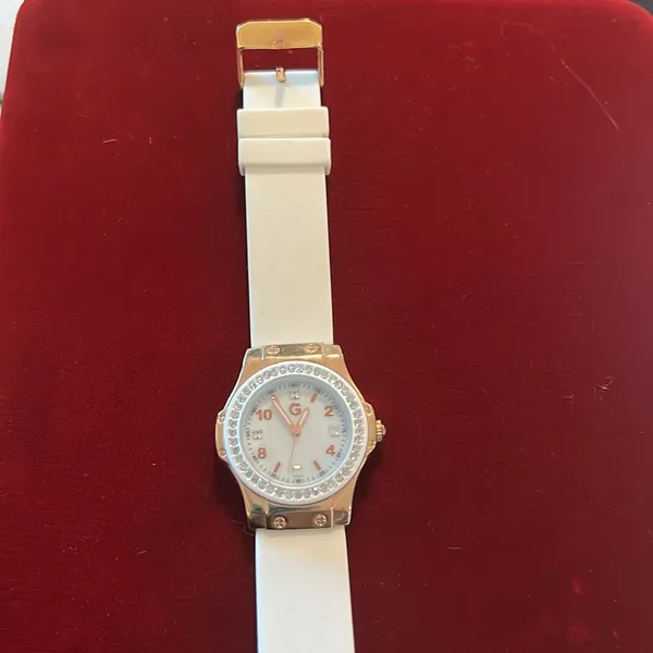 Vintage White Gossip Ladies Watch with Diamond Accents - Image 3
