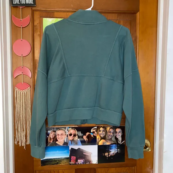 Universal Thread Crewneck - Image 4