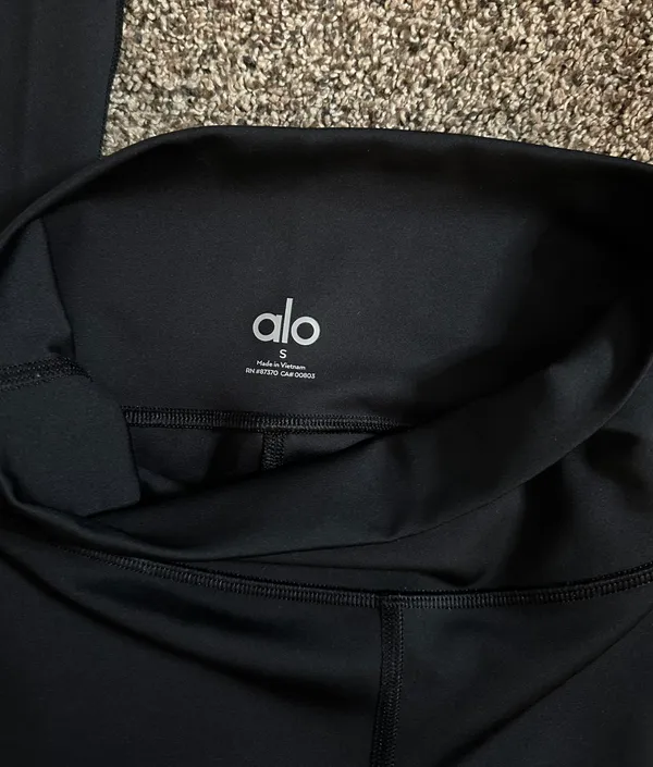 Alo Yoga Leggings - Image 5