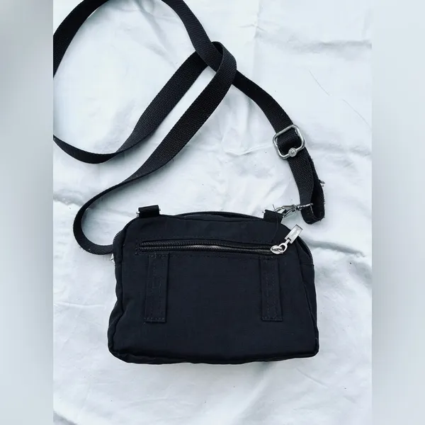Spacious BAGGALLINI crossbody🖤🖤 - Image 3