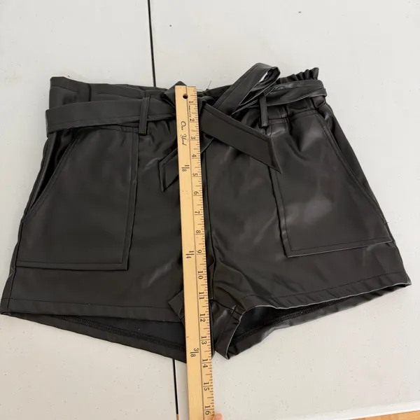 New Windsor Black Faux Leather Paperbag‎ Waist Shorts with Belt Womens XS - Image 9