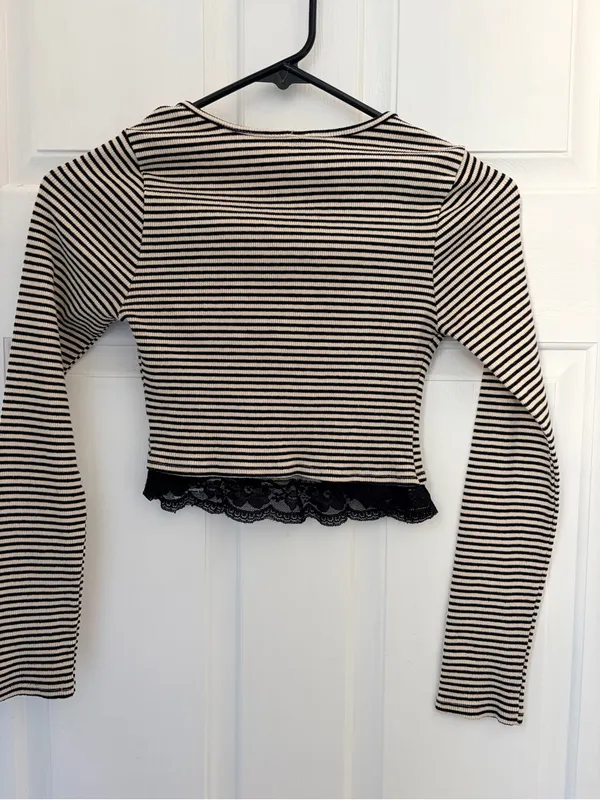 Striped Black and Cream Lace-Trim Long Sleeve Crop Top - Image 6