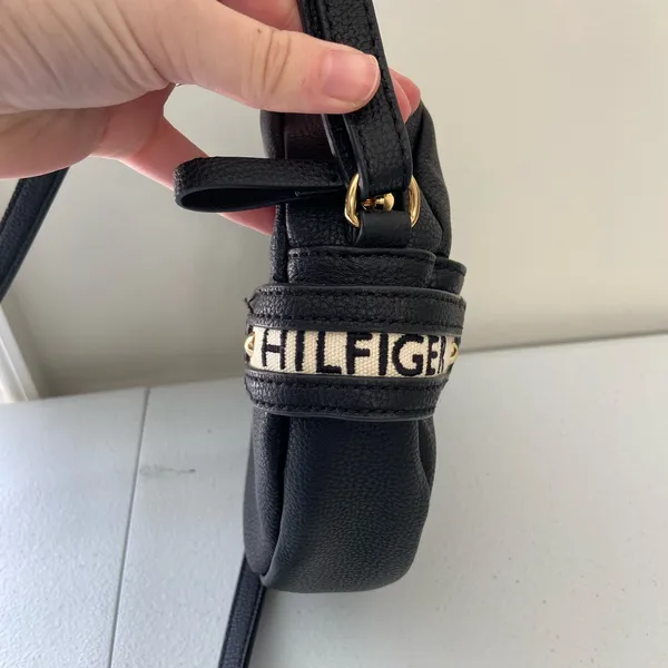 Tommy Hilfiger black gold hardware round canteen‎ crossbody shoulder bag purse - Image 2