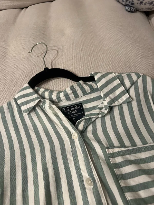 ANF Abercrombie and Fitch Green White Vertical Striped Button Down Up Blouse Top Shirt - Image 2