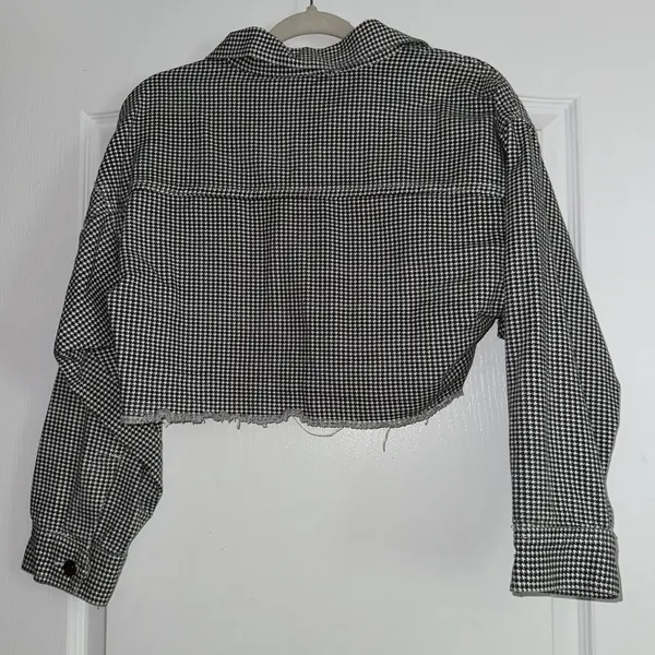 Princess Polly Black And White Cropped Denim Jacket - Image 3