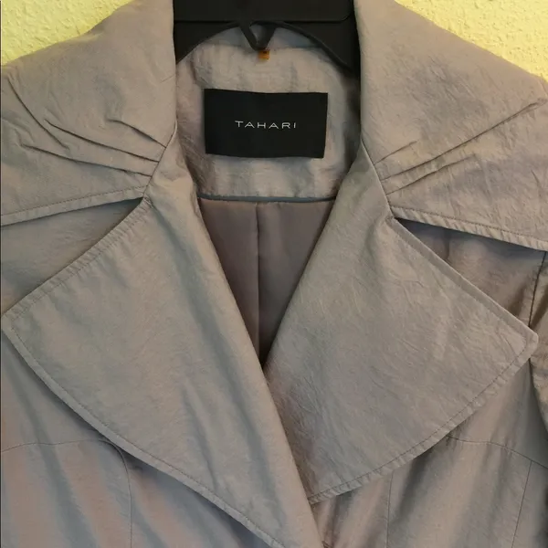 Tahari Beige Rain or Casual Coat S - Image 4