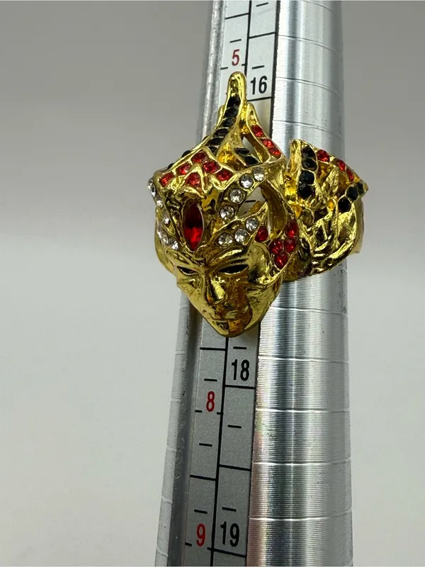 Vintage Fantasy Face Statement Ring Red Black Rhinestones Gold Tone Size 7 - Image 2