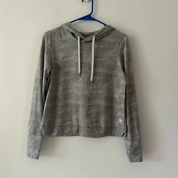 Vuori Halo Essential Hoodie Sweatshirt Pale Gray Heather Camo Size XS - Image 2