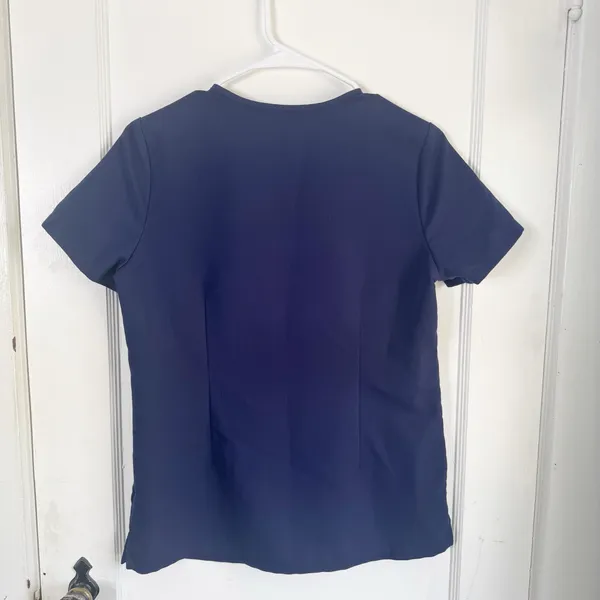FIGS Technical Collection Catarina One Pocket Scrub Top Navy Short Sleeve XS - Image 7