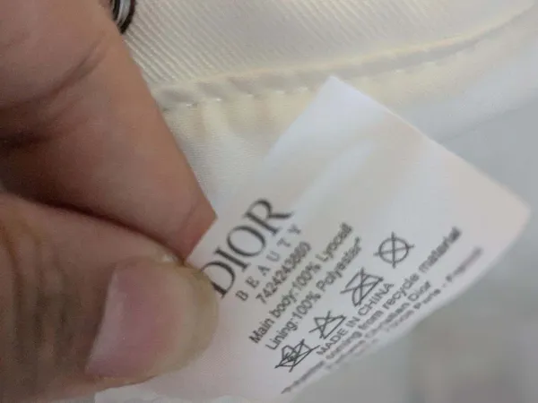 Dior Beauty Pouch - Image 12