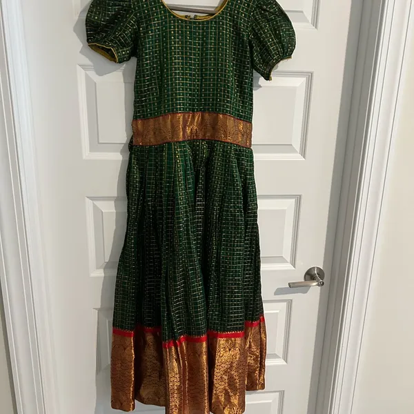 Indian Dress Partywear Green Gold Size S - Image 4